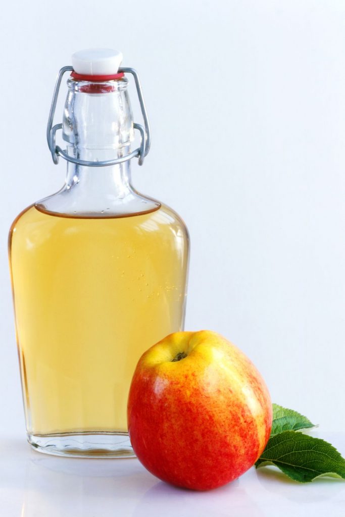 repair-dry-hair-with-apple-cider-vinegar